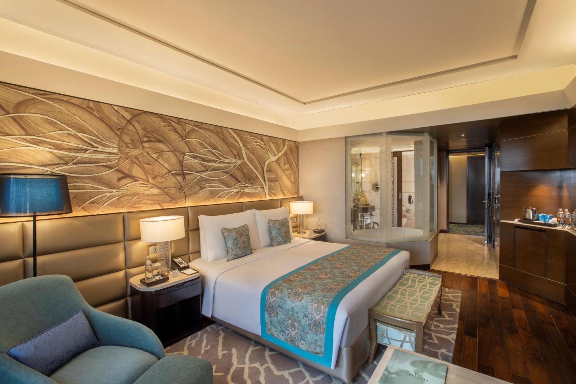 The Leela Ambience Convention Hotel Delhi Nova Deli Exterior foto Deluxe Room