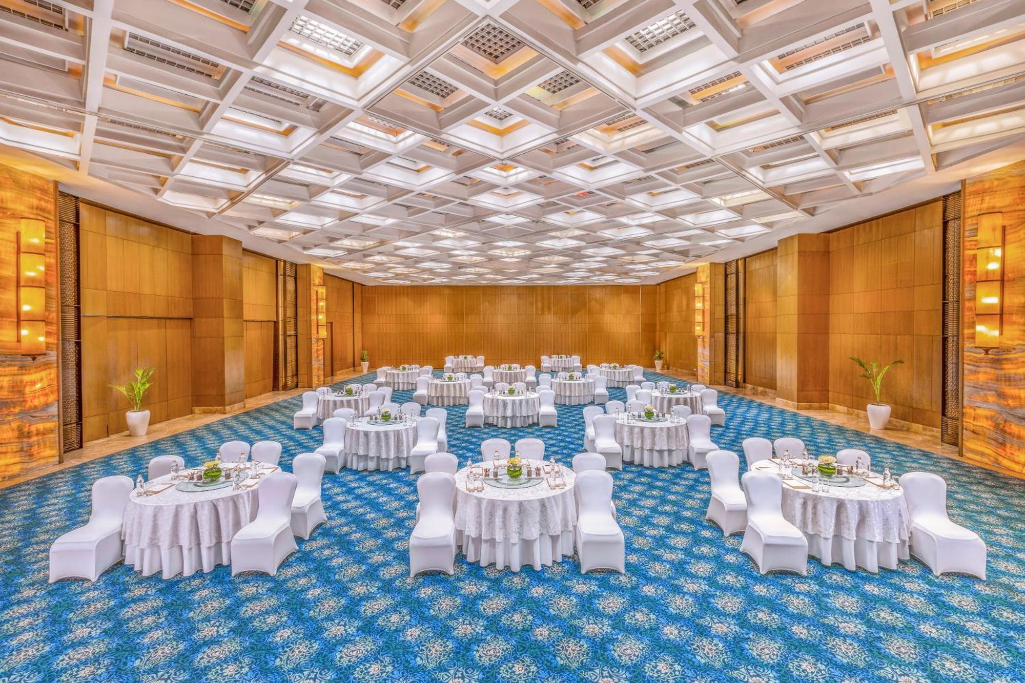 The Leela Ambience Convention Hotel Delhi Nova Deli Exterior foto The Grand Ballroom