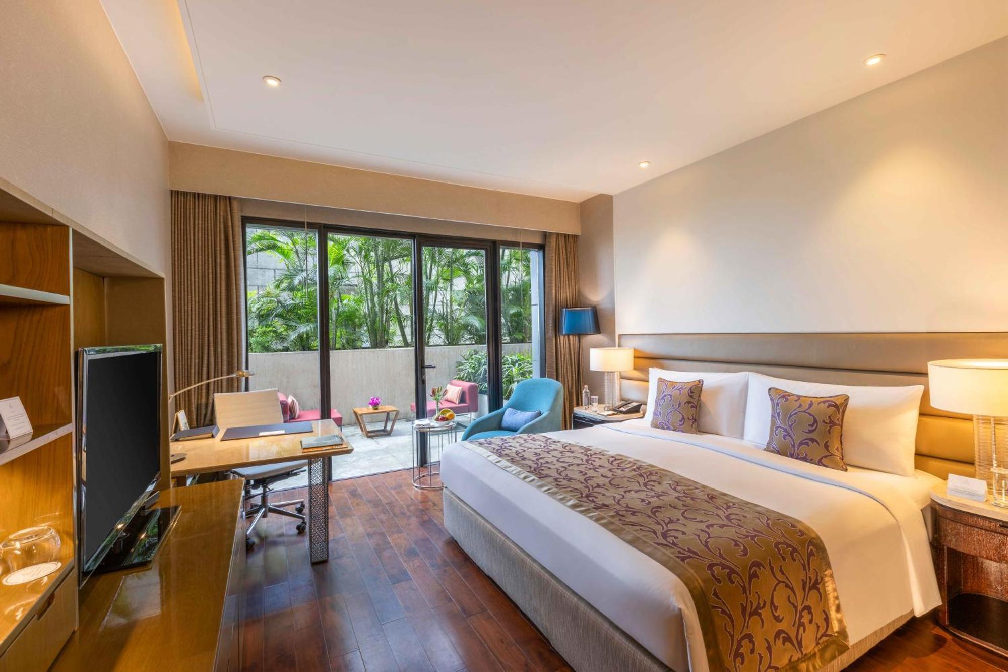 The Leela Ambience Convention Hotel Delhi Nova Deli Exterior foto Deluxe Room