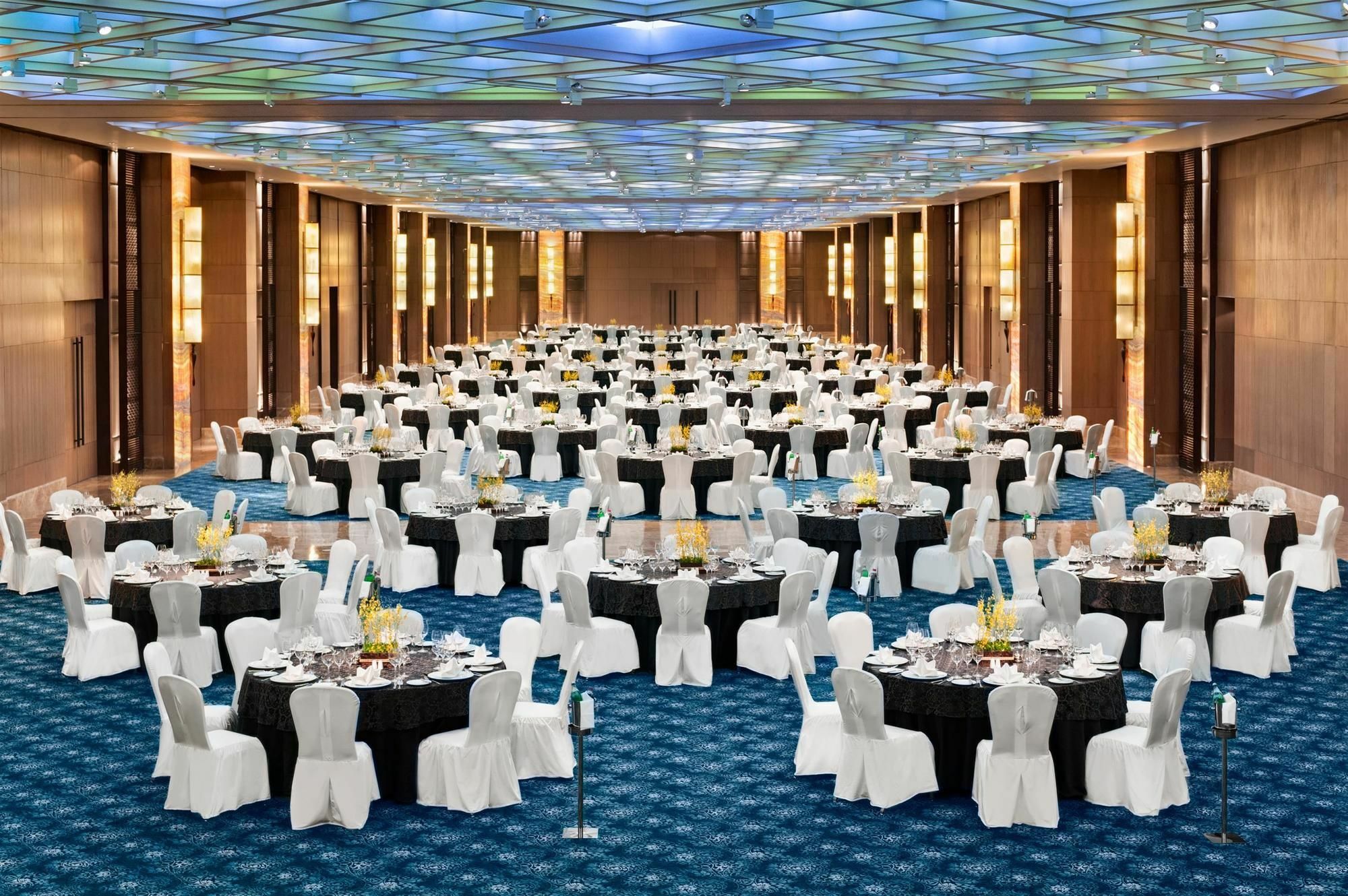 The Leela Ambience Convention Hotel Delhi Nova Deli Exterior foto The Grand Ballroom
